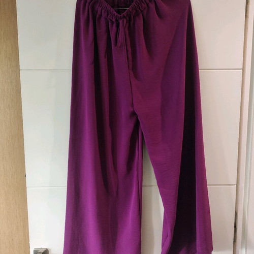 Pants one size polyester with elastic waist, magenta color