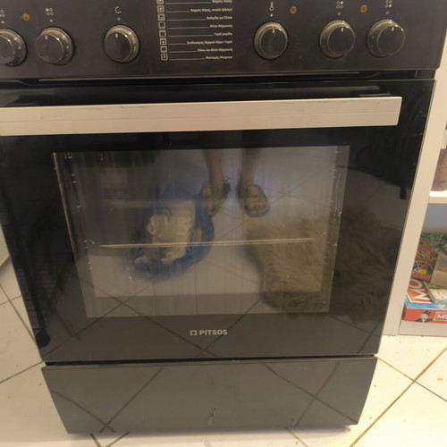 Pitsos kitchen stove with burners