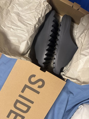 Adidas Yeezy Slide Slate Grey size EU 46 new