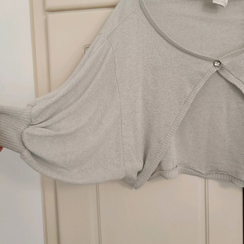 Crop jacket gray open with silver thread and diamond button Iso like new