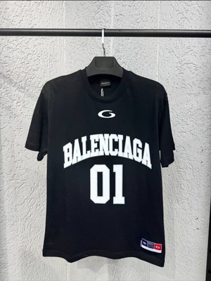 Balenciaga T Shirt new, size S, black