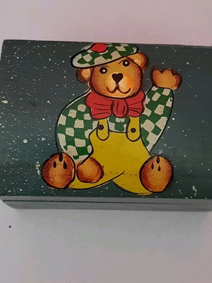 Vintage wooden Teady Bear box like new with lid