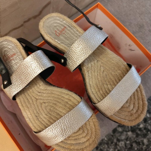 Castaner women's platform sandals size 39, like new, silver