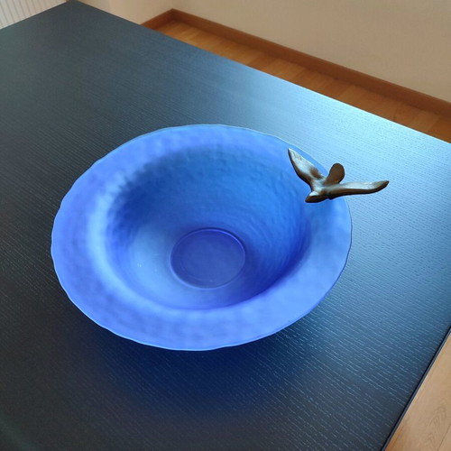 Decorative glass platter like new, blue royal with metal bird figure