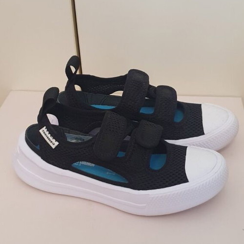 Converse All Star kids sandal new no 32, unworn