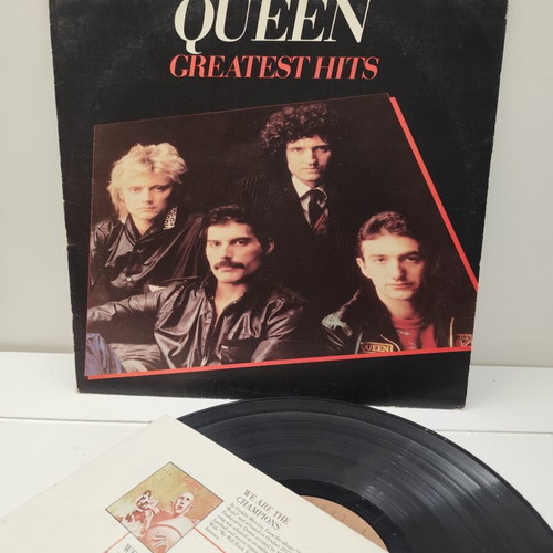Queen vintage vinyl collection, like new, 7 records