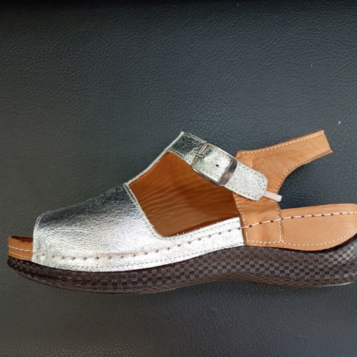 Silver leather platform sandals with anatomical insole, size 37