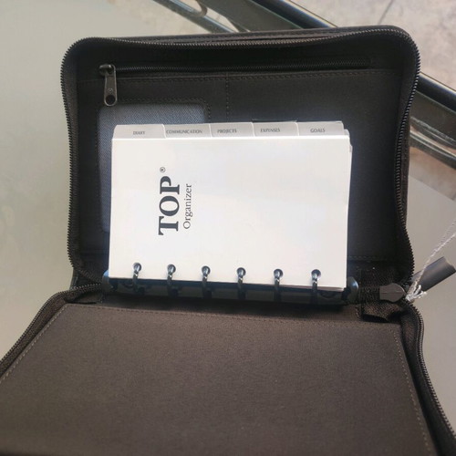 Bartuggi organiser new with zipper and card pockets