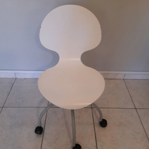 Neoset office chair used, white lacquer, wheeled with adjustable height