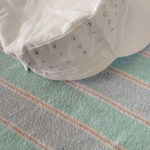 White women's hat with rhinestones like new