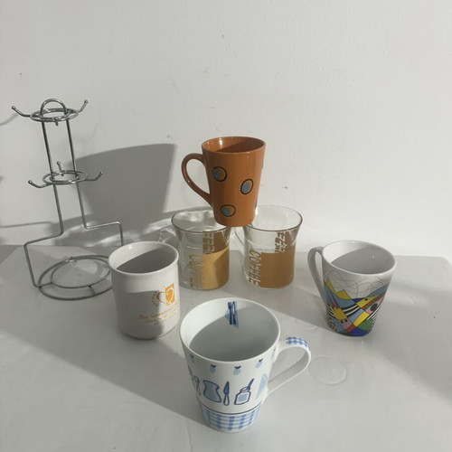 Set of 6 mugs and 1 coaster