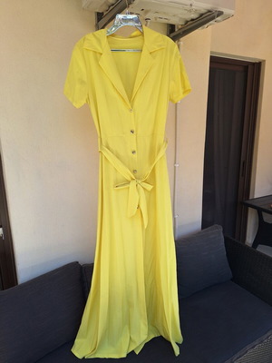 Yellow maxi dress with buttons and belt like new