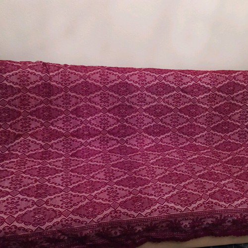 Caramel blankets like new, set of 2, dark red