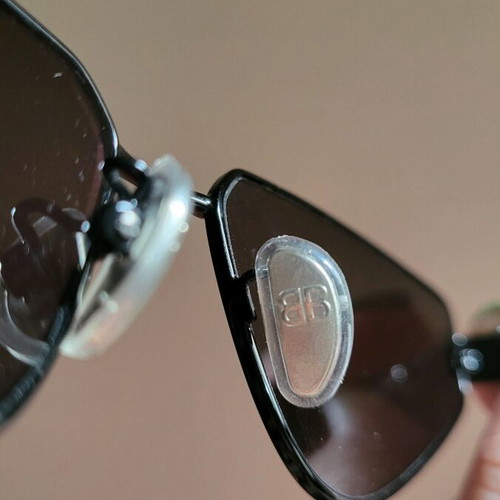 Balenciaga sunglasses BB0107S-004 like new, black
