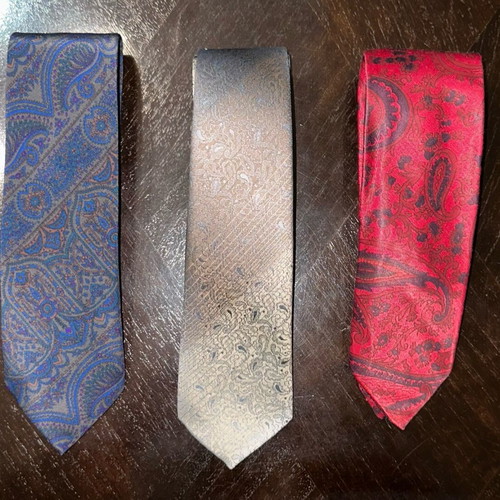 Set of 3 men's ties with paisley design like new