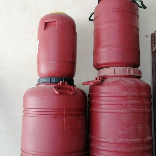 Plastic containers various sizes barrels, pack of 13