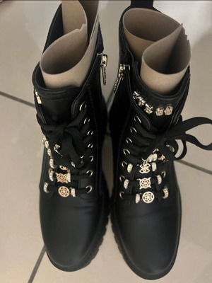 Guess boots new black combat style size 37