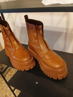 Brown ankle boots with zipper, size 41