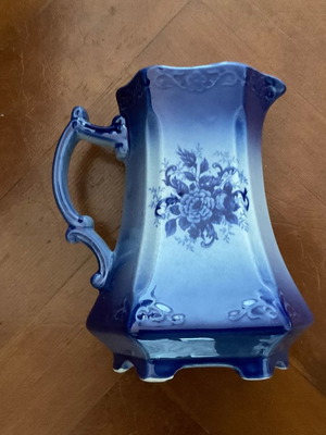 English pitcher vase in excellent condition, 2 pieces, height 17.5 cm