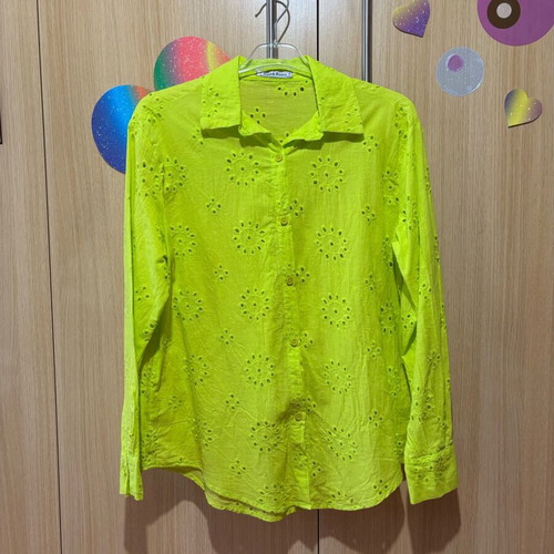 Kipour shirt like new in light green color
