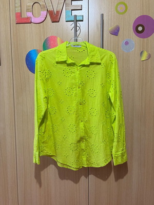Kipour shirt like new in light green color