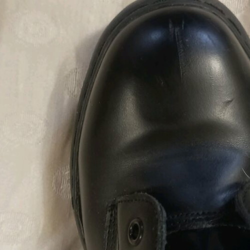 Youth women's black leather boots like new, size 36