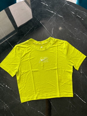 Nike air crop t shirt