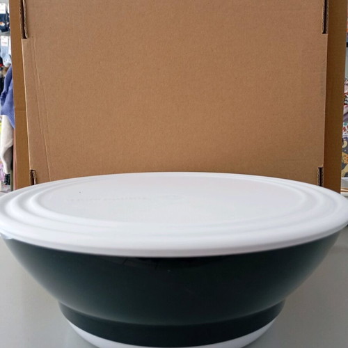 Set of 3 Elegant Tupperware containers like new