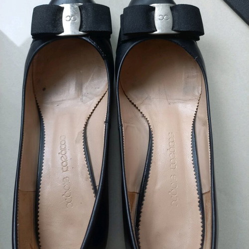 Haris Kazakos leather pumps used size 38 black with damage