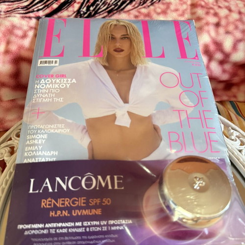Elle magazine with Lancôme Rénergie SPF 50 cream gift new