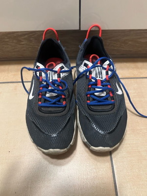 Nike React athletic shoes used, size 37.5, blue and yellow