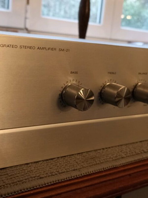 Sharp SM-21 integrated stereo amplifier like new