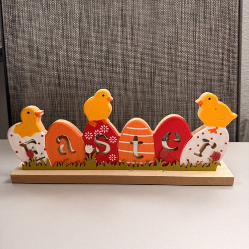 Wooden Easter decoration like new