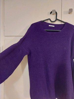 Knitted purple sweater like new, suitable for S/M
