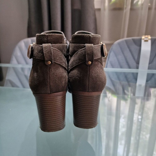 Brown heeled shoes size 42 like new
