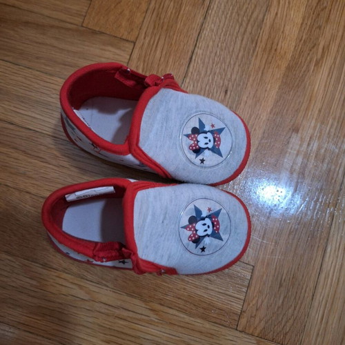 Children's winter slippers size 22 used in excellent condition
