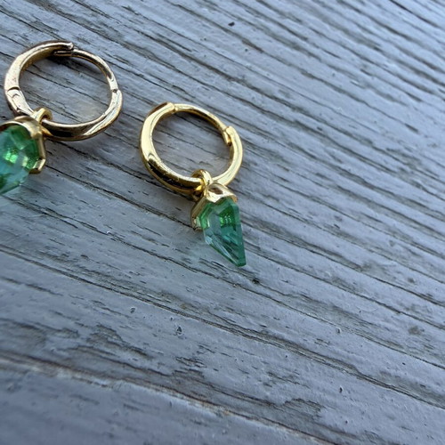 Gold-plated silver hoop earrings with green stone