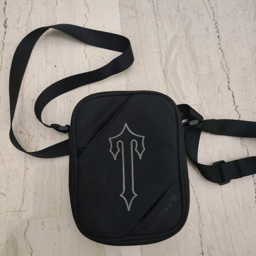 Trapstar Irongate T Bag like new, black and white