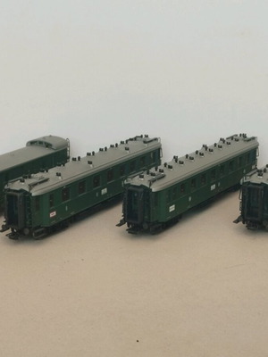 Lilliput passenger wagons HO scale used for all track systems