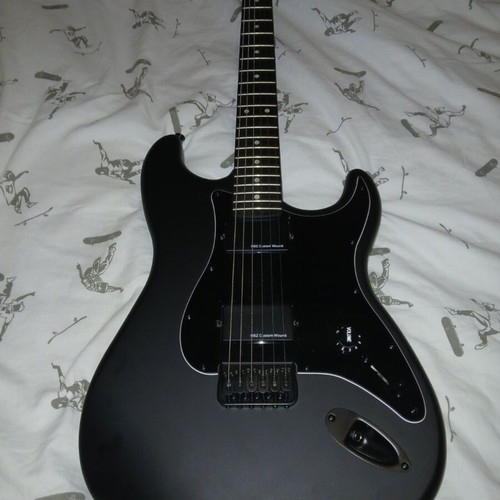 Harley Benton guitar with active pickups new