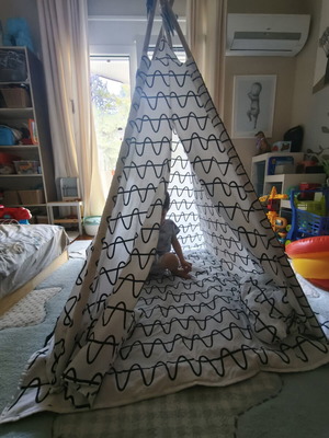 Indian Play Tent like new, fits 2 people