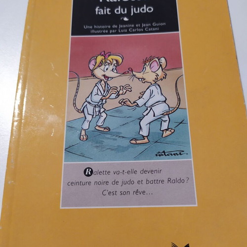 Ratus Poche French booklets like new, set of 2