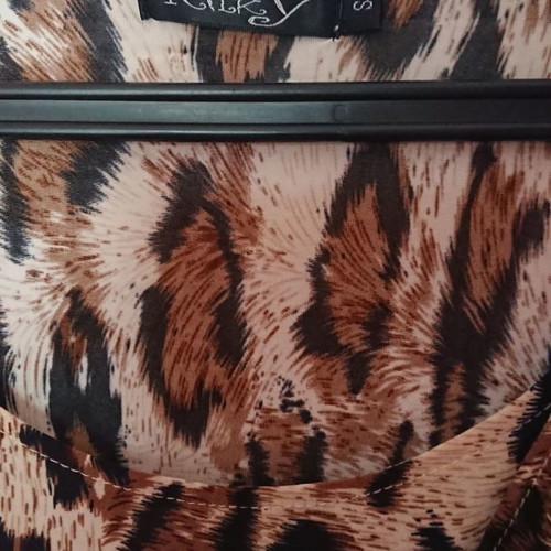Short dress with animal print like new, size S