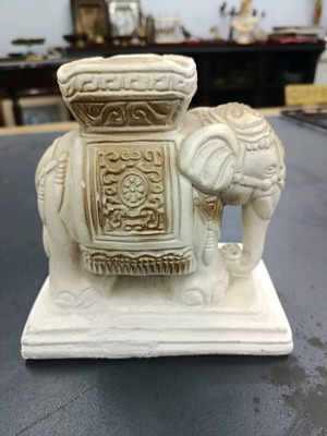 Asian elephant vintage ceramic like new