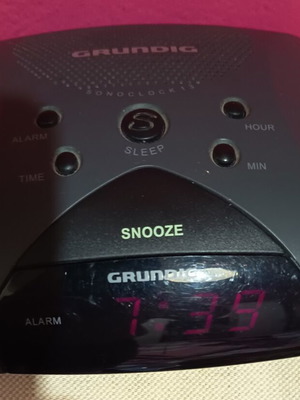 Grundig Sonoclock 13 digital radio alarm clock used
