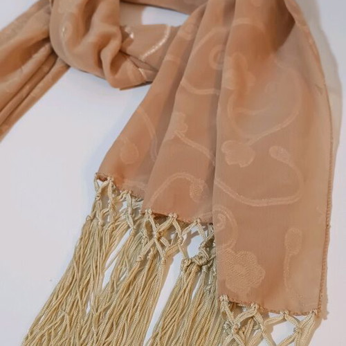 Beige scarf with fringes like new
