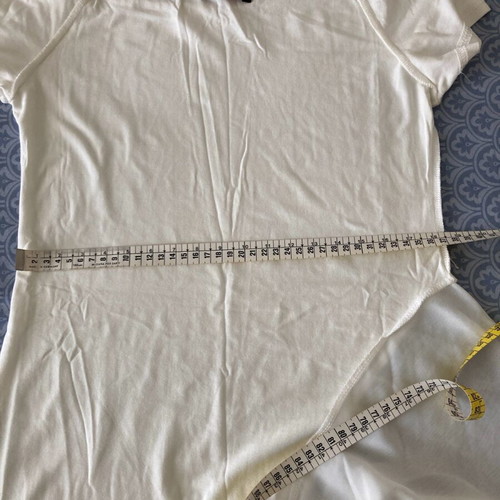 Donna blouse like new, elastic with transparency and neck details