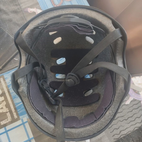 Bicycle helmet like new, black