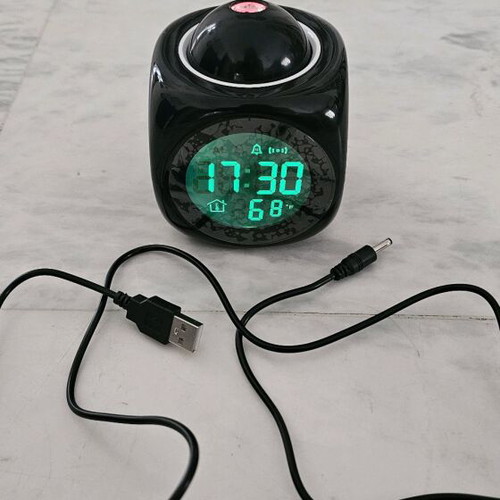 Digital Table Clock with Ceiling Time Projection like new