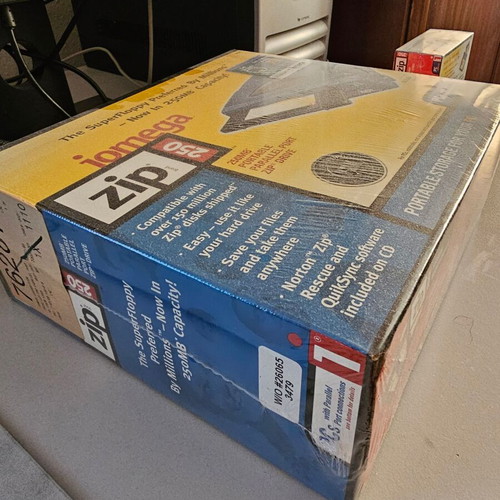 Iomega Zip 250 External Parallel Port Drive and 4 Pack Zip Disks brand new